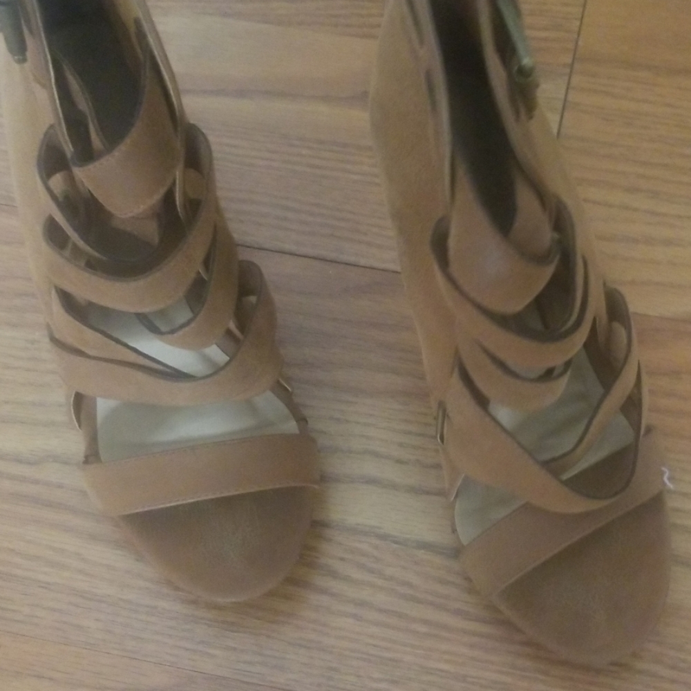 Boots - Picture 3 of 3